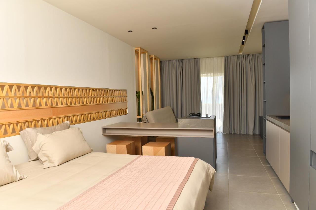 Ocean Blue Beach Resort Jbeil Byblos Exterior foto